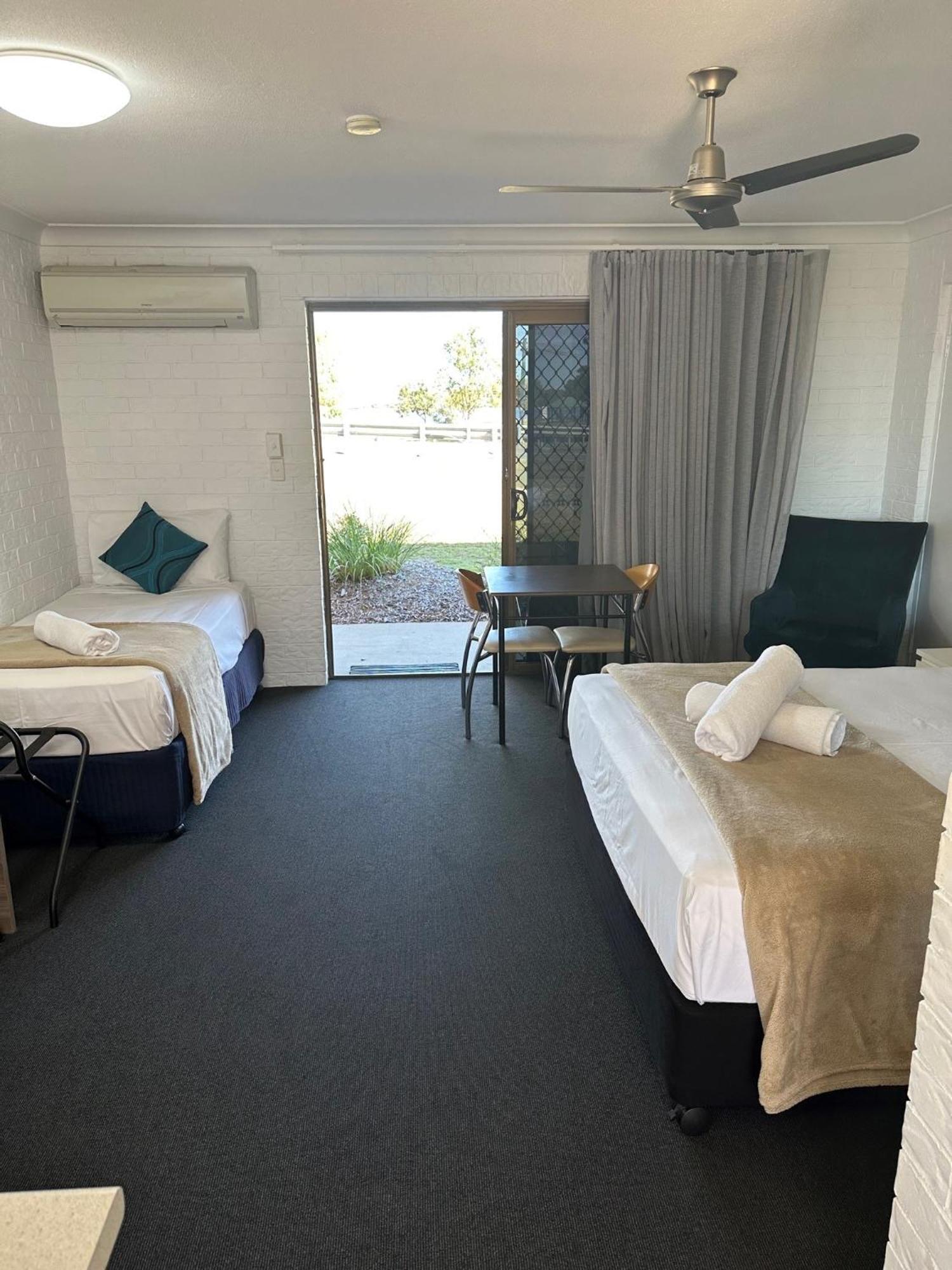 Bribie Waterways Motel Bongaree Zewnętrze zdjęcie