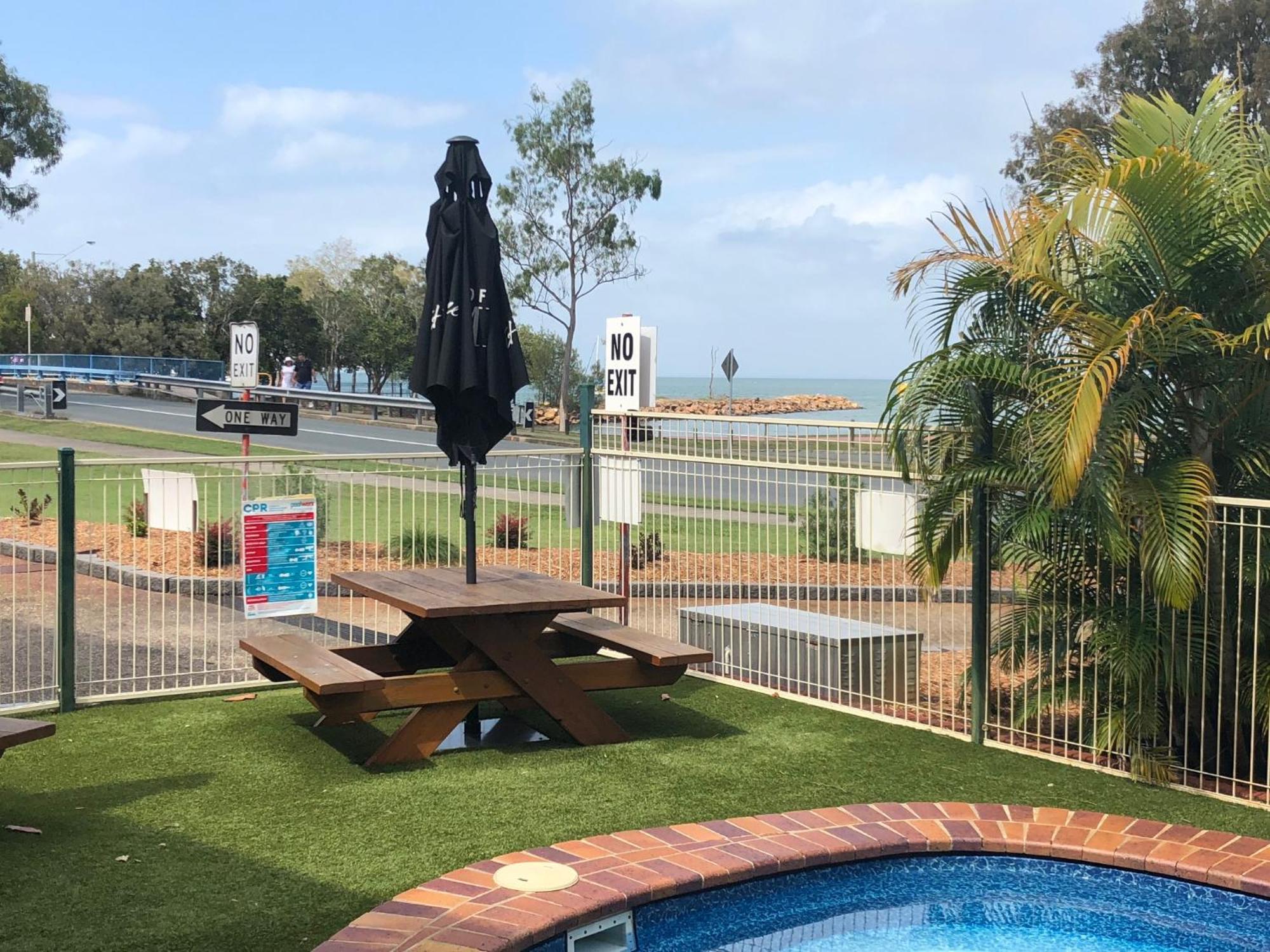 Bribie Waterways Motel Bongaree Zewnętrze zdjęcie