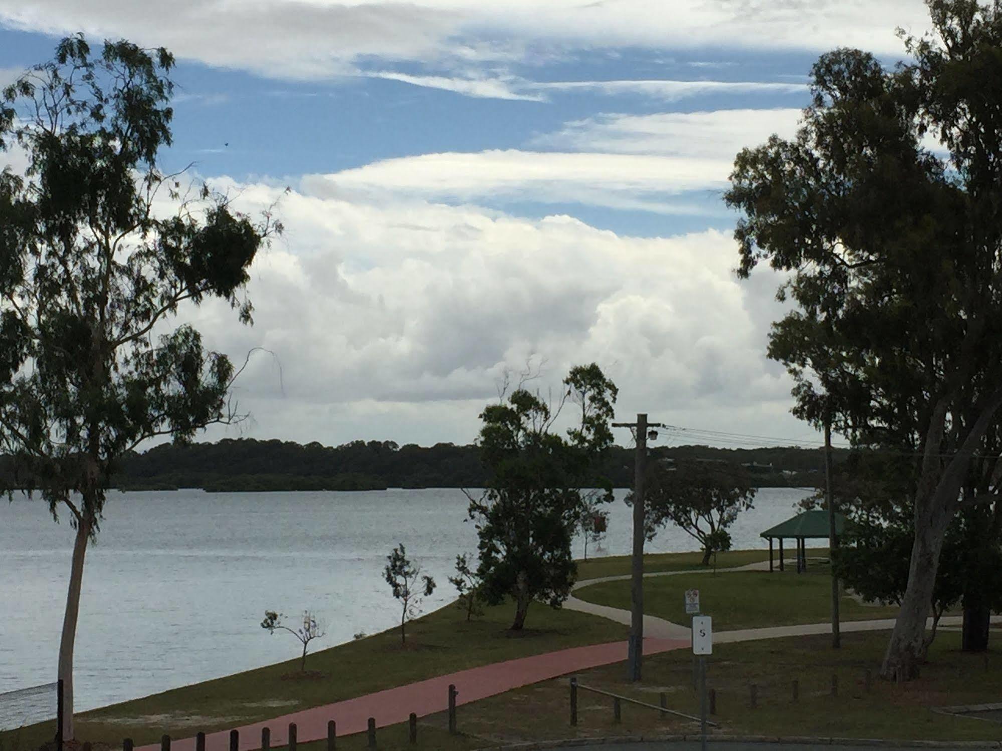 Bribie Waterways Motel Bongaree Zewnętrze zdjęcie