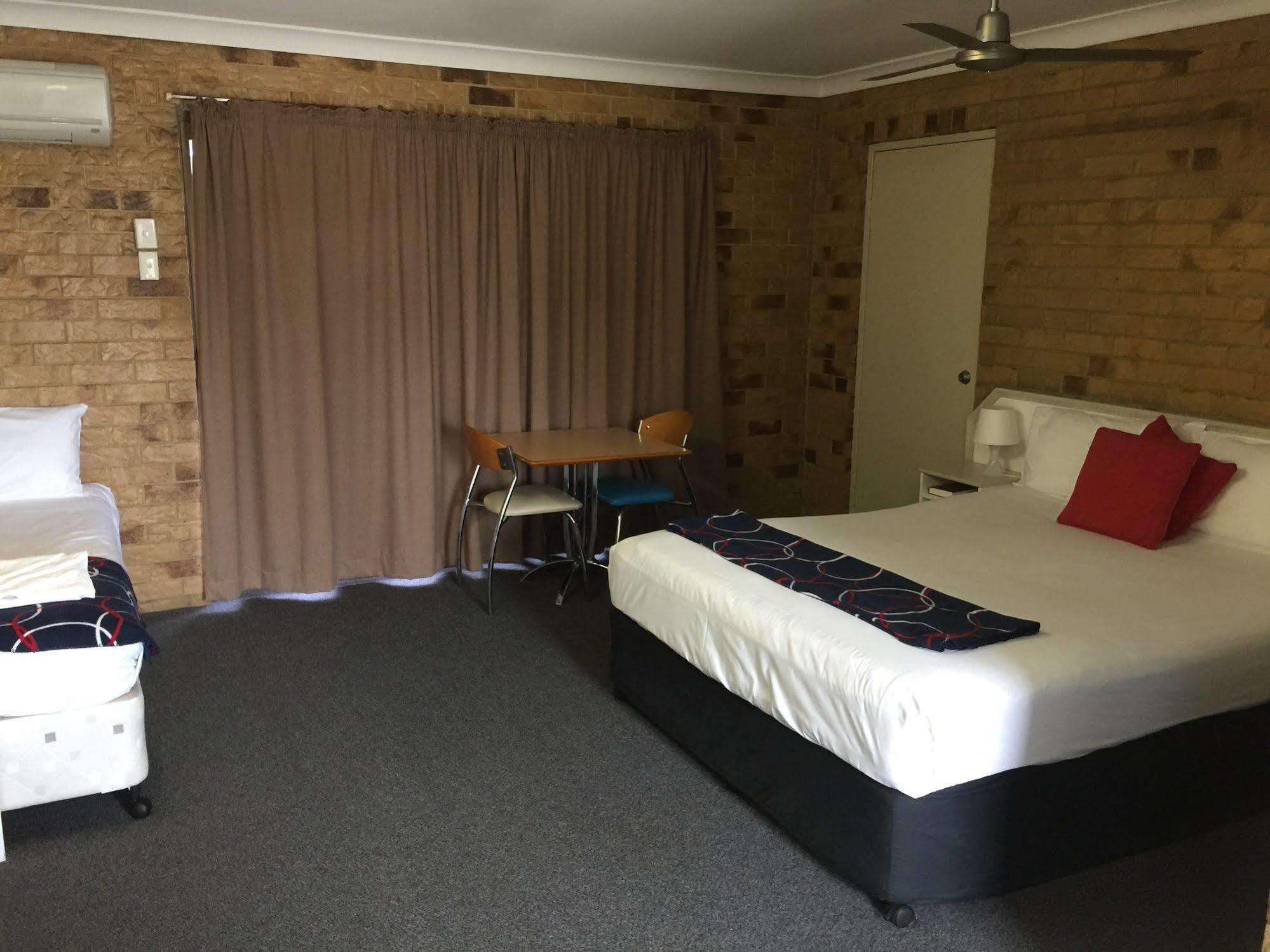 Bribie Waterways Motel Bongaree Zewnętrze zdjęcie